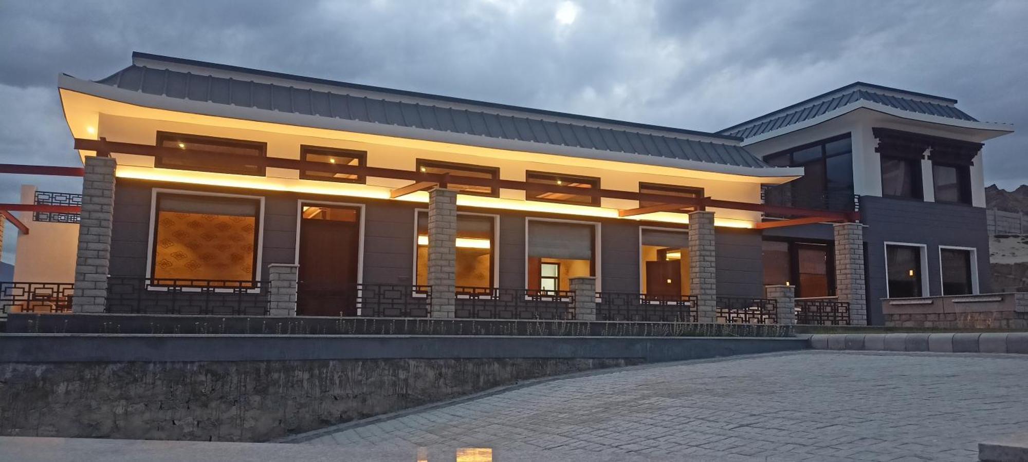 Angkasa Ladakh Resort Лех Экстерьер фото