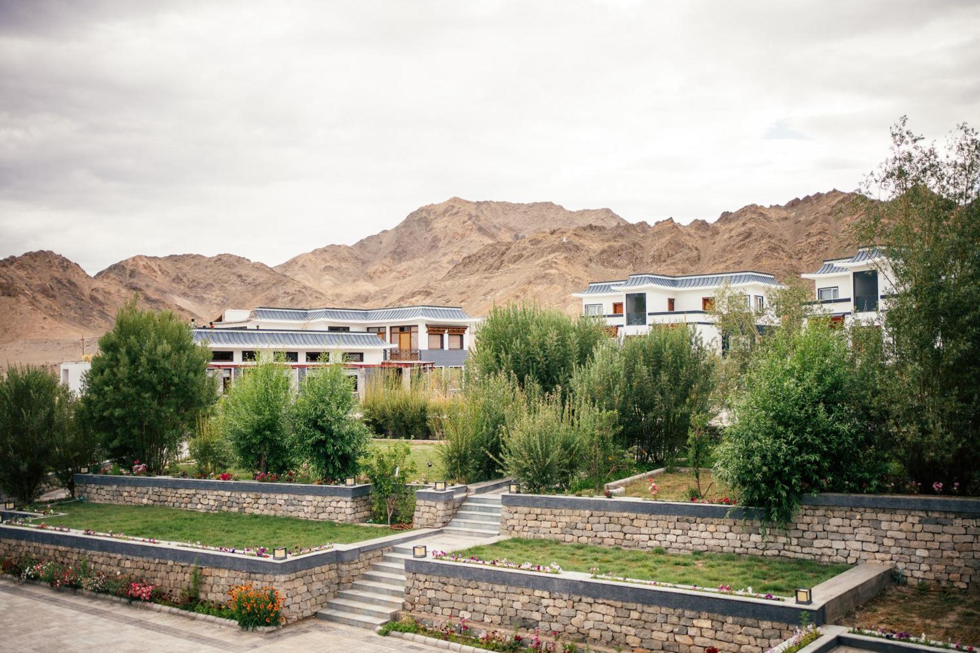 Angkasa Ladakh Resort Лех Экстерьер фото