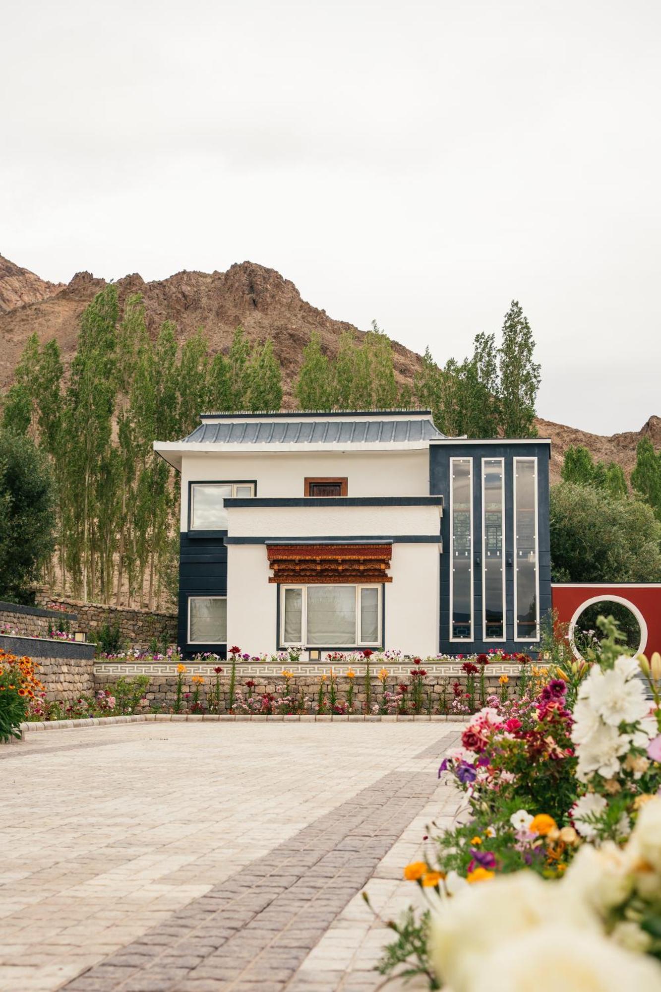 Angkasa Ladakh Resort Лех Экстерьер фото